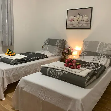 Tuson * Brozany nad Ohri