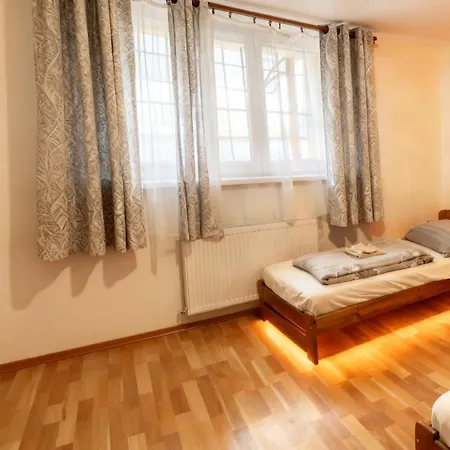 Tuson * Brozany nad Ohri